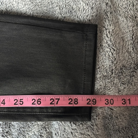 PAIGE Verdugo Ultra Skinny Black Silk Coated Skinny Jean EUC - Picture 9 of 10